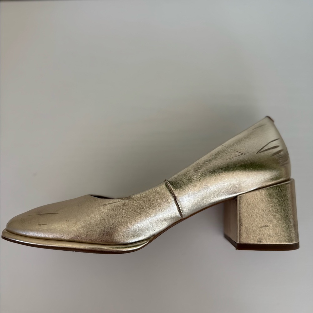 Aerosoles “Alae” Block Heel Round Toe Pumps - Picture 4 of 10